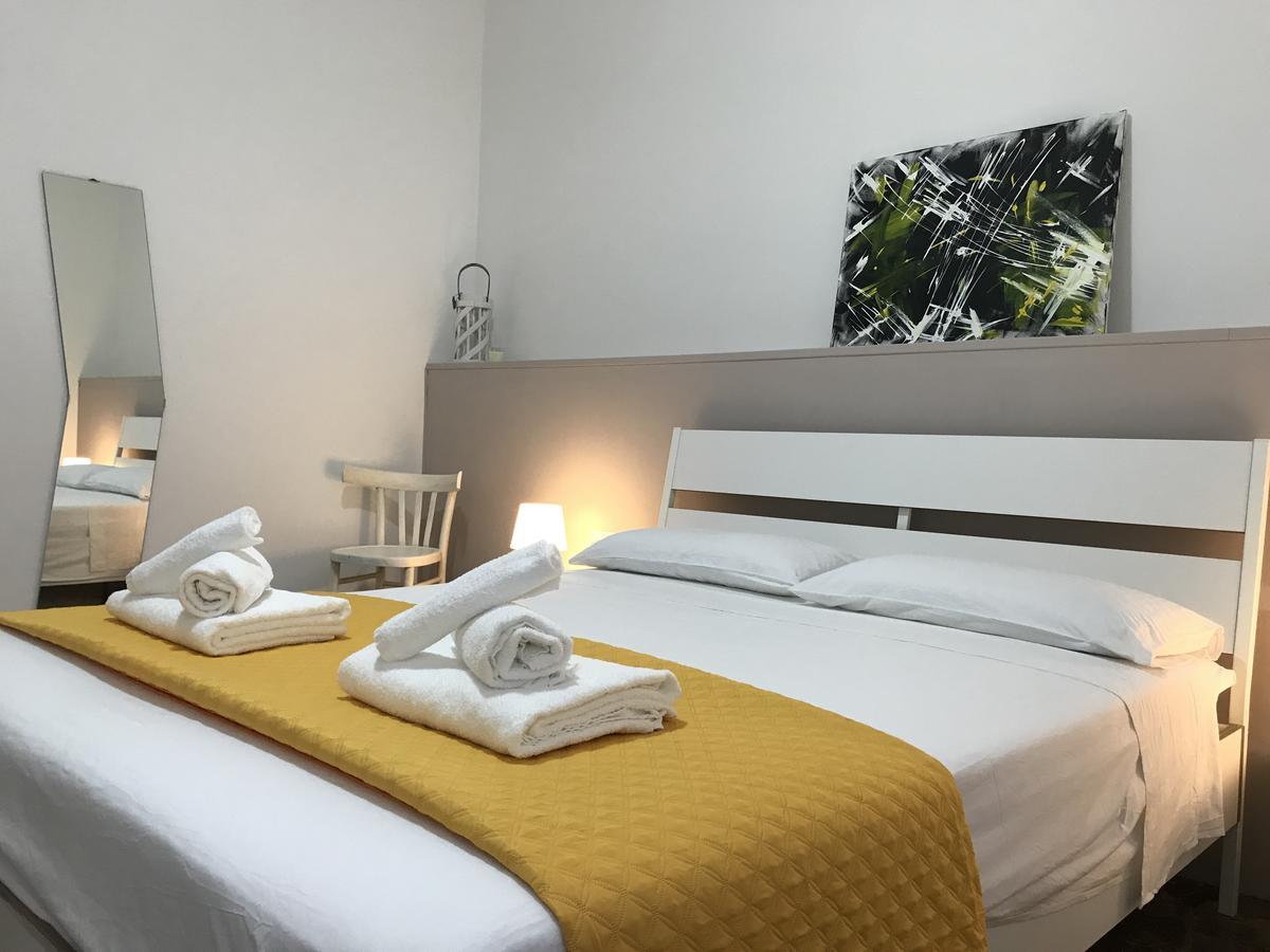 B&B Civico22 Чивитанова-Марке Экстерьер фото